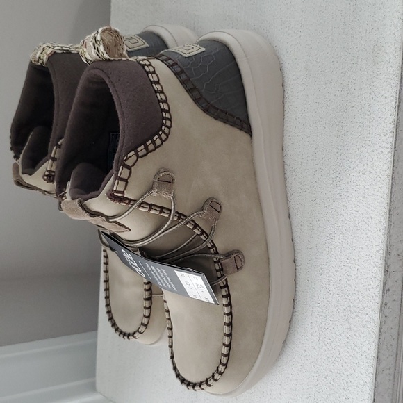 HEY DUDE ELOISE BOOTS - Picture 4 of 11